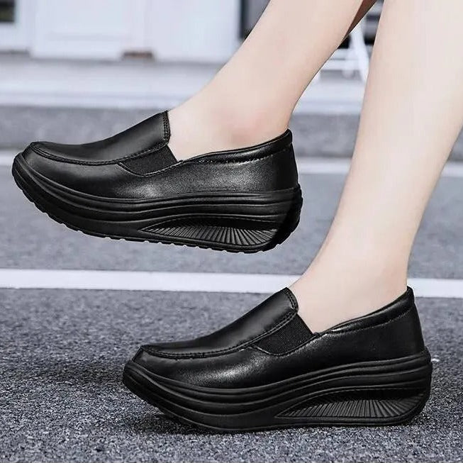 Novinka 2026 – Měkké a pohodlné, ideální pro volný čas 👟 Dámské slip-on platformové boty