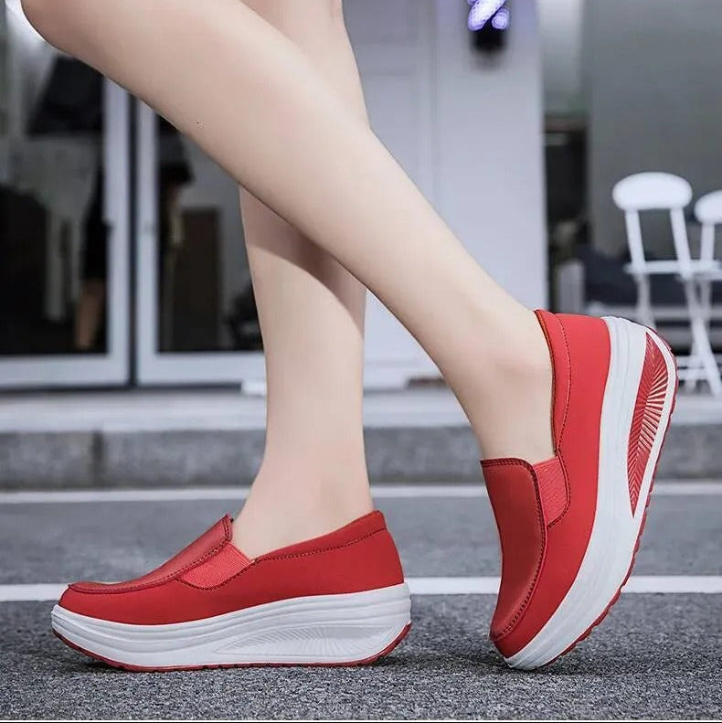 Novinka 2026 – Měkké a pohodlné, ideální pro volný čas 👟 Dámské slip-on platformové boty