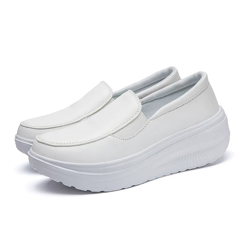 Novinka 2026 – Měkké a pohodlné, ideální pro volný čas 👟 Dámské slip-on platformové boty